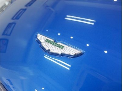ASTON MARTIN V8 VANTAGE - 9