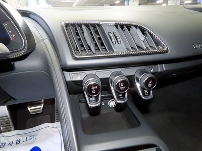 صورة مصغرة 11 لـ 2017 AUDI R8