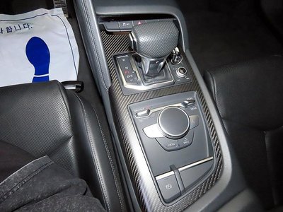 صورة مصغرة 12 لـ 2017 AUDI R8