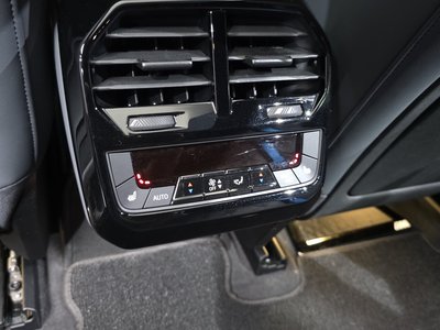 صورة مصغرة 24 لـ 2023 BMW IX
