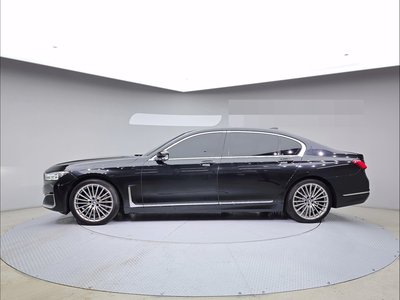 BMW 7 SERIES - 8