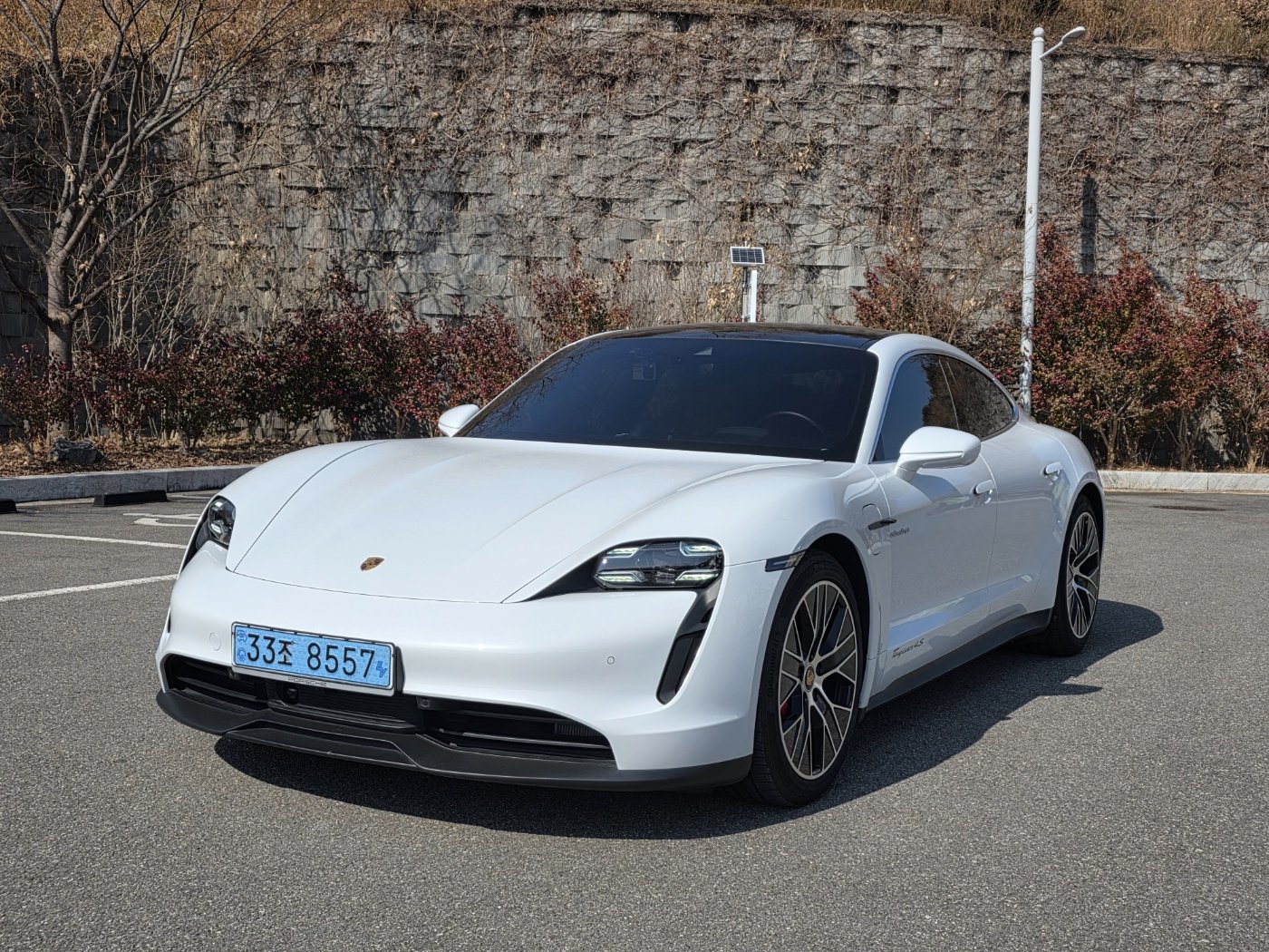 PORSCHE TAYCAN - View 1