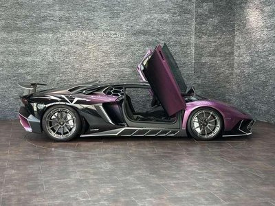 LAMBORGHINI AVENTADOR - 5