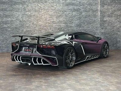 LAMBORGHINI AVENTADOR - 2