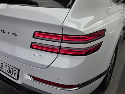 GENESIS GV80 - 10
