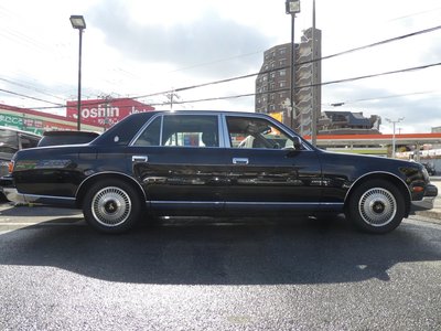 TOYOTA CENTURY - 10