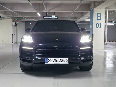 PORSCHE CAYENNE - 1