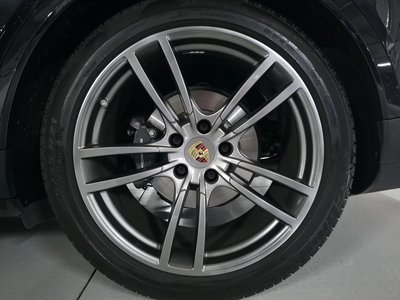 PORSCHE CAYENNE - 9