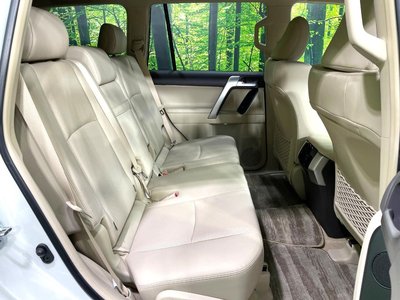 TOYOTA LAND CRUISER PRADO - 10