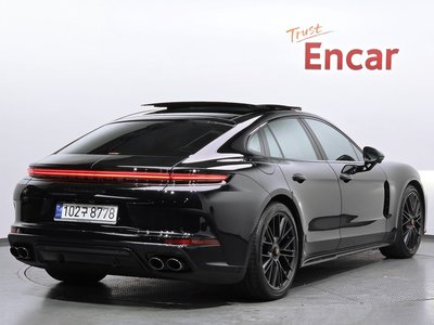 PORSCHE PANAMERA - 3