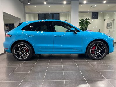 PORSCHE MACAN - 4