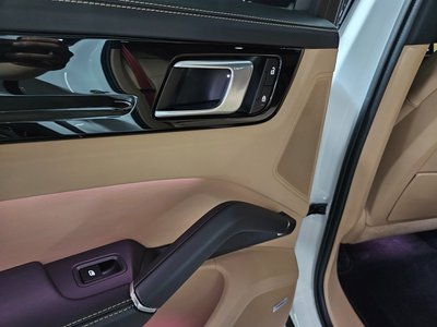 صورة مصغرة 19 لـ 2022 Porsche CAYENNE