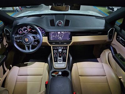 صورة 6 لـ 2022 Porsche CAYENNE