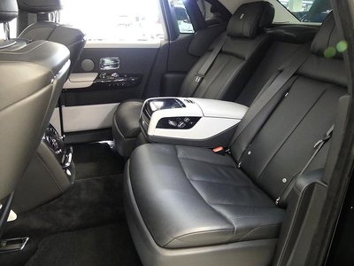 ROLLS-ROYCE PHANTOM - 10