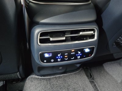 2024 Genesis GV70 thumbnail 32