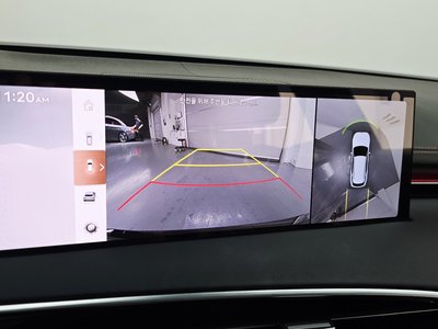 2024 Genesis GV70 thumbnail 21