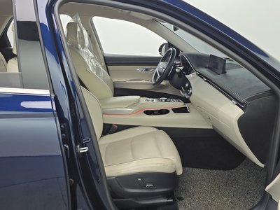 2021 Genesis GV70 — миниатюра 11