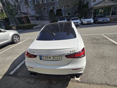 MERCEDES-BENZ E-CLASS - 4