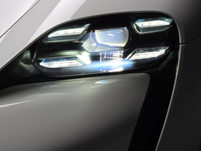 2021 Porsche TAYCAN 照片 9
