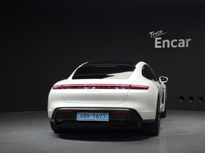 2021 Porsche TAYCAN 照片 4