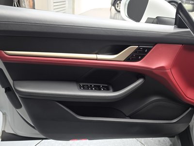 صورة مصغرة 14 لـ 2021 Porsche TAYCAN