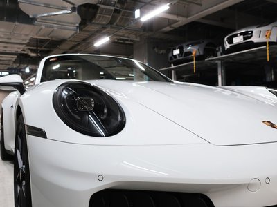 PORSCHE 911 CABRIOLET - 7