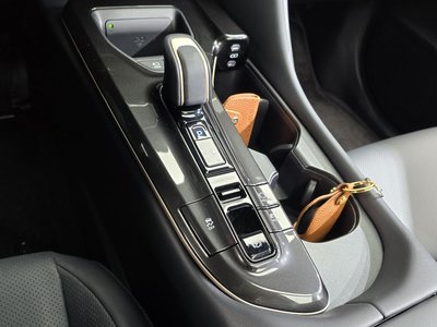 TOYOTA CROWN CROSSOVER - 9