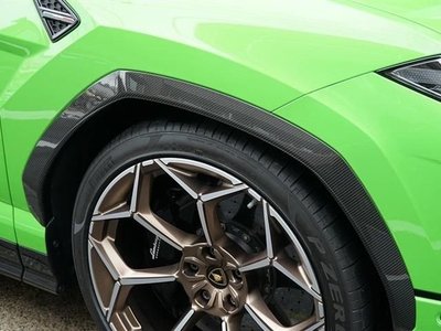 LAMBORGHINI URUS - 6
