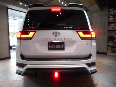 TOYOTA LAND CRUISER 300 - 6