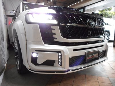 TOYOTA LAND CRUISER 300 - 8