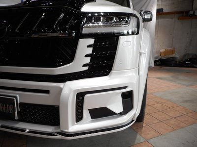 TOYOTA LAND CRUISER 300 - 9