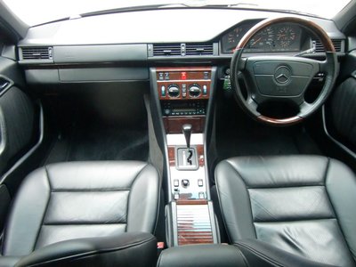 صورة 9 لـ 1994 Mercedes-BENZ E-CLASS
