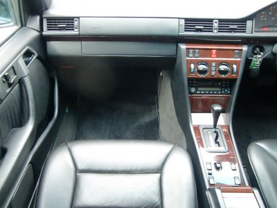 صورة 11 لـ 1994 Mercedes-BENZ E-CLASS