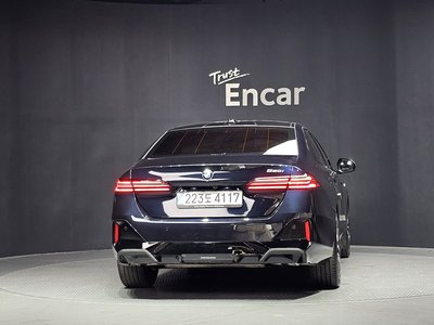 BMW 5 SERIES - 4