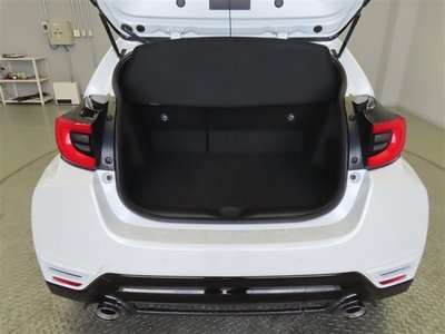 TOYOTA GR YARIS - 10