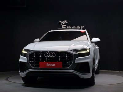 AUDI Q8 - 2
