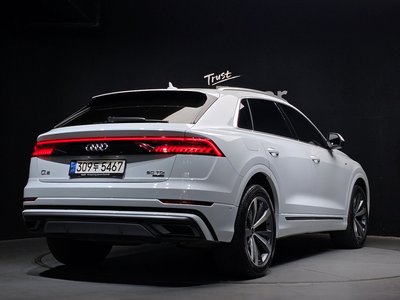 AUDI Q8 - 3