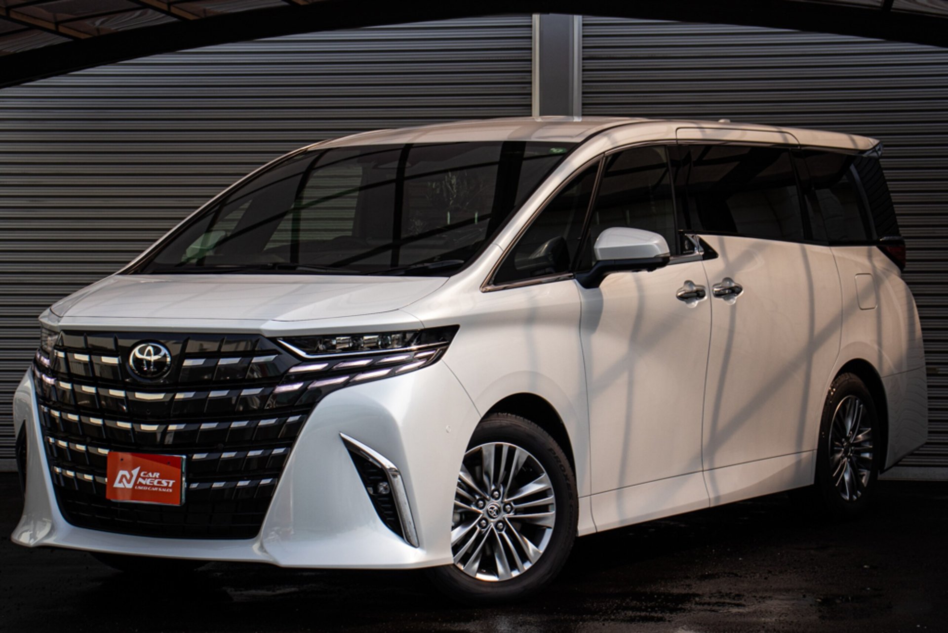 TOYOTA ALPHARD - View 1