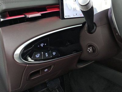 2024 Genesis GV70 thumbnail 24