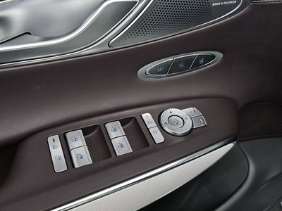 2024 Genesis GV70 thumbnail 28