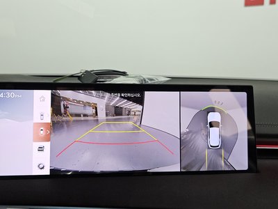 2024 Genesis GV70 thumbnail 21