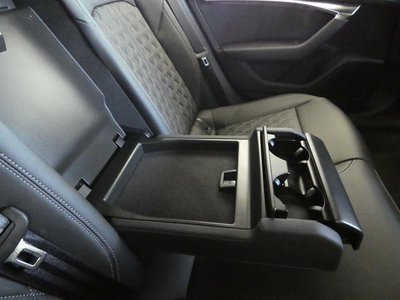 صورة مصغرة 100 لـ 2025 AUDI S6
