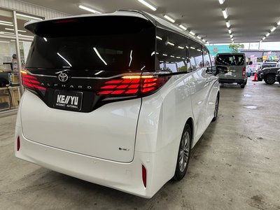 2024 Toyota ALPHARD — фото 3