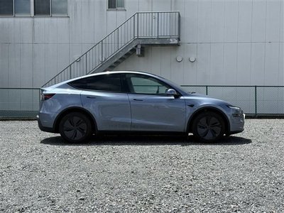 صورة 4 لـ 2025 Tesla MODEL Y