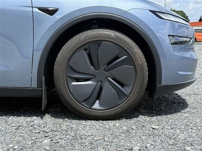 2025 Tesla MODEL Y thumbnail 12