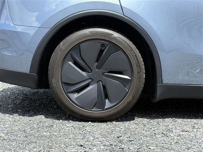 2025 Tesla MODEL Y thumbnail 11