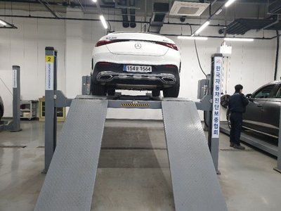 MERCEDES-BENZ GLC - 3