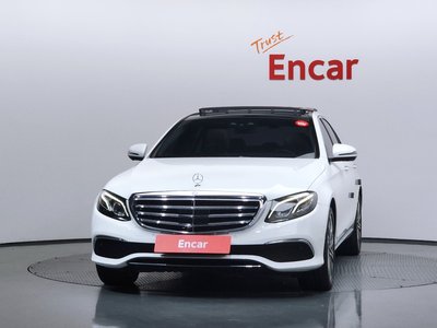 2017 Mercedes-BENZ E-CLASS 照片 2