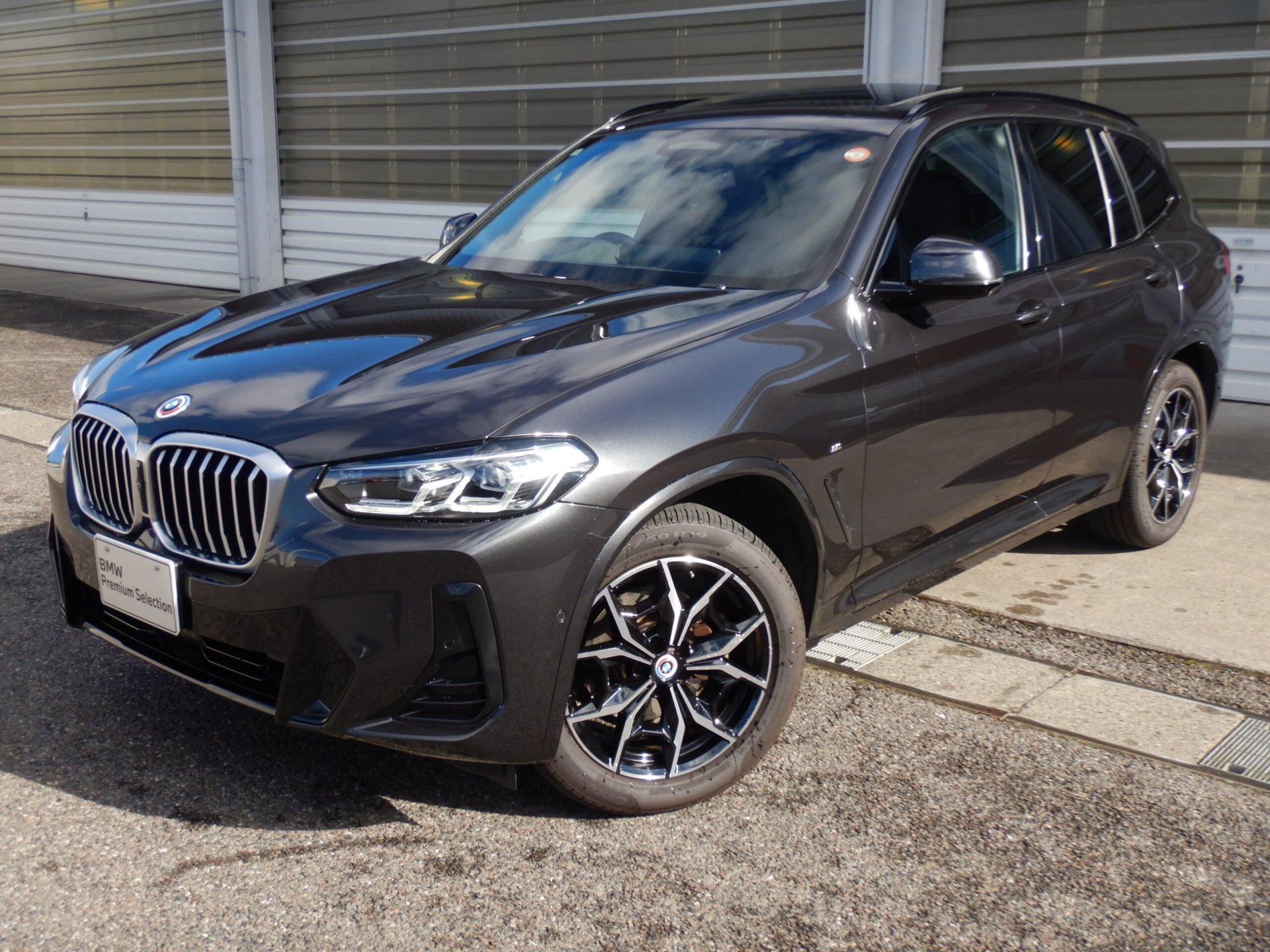BMW X3 - View 1