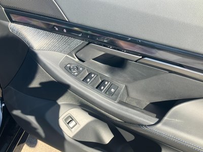 2025 BMW 5 SERIES — фото 10
